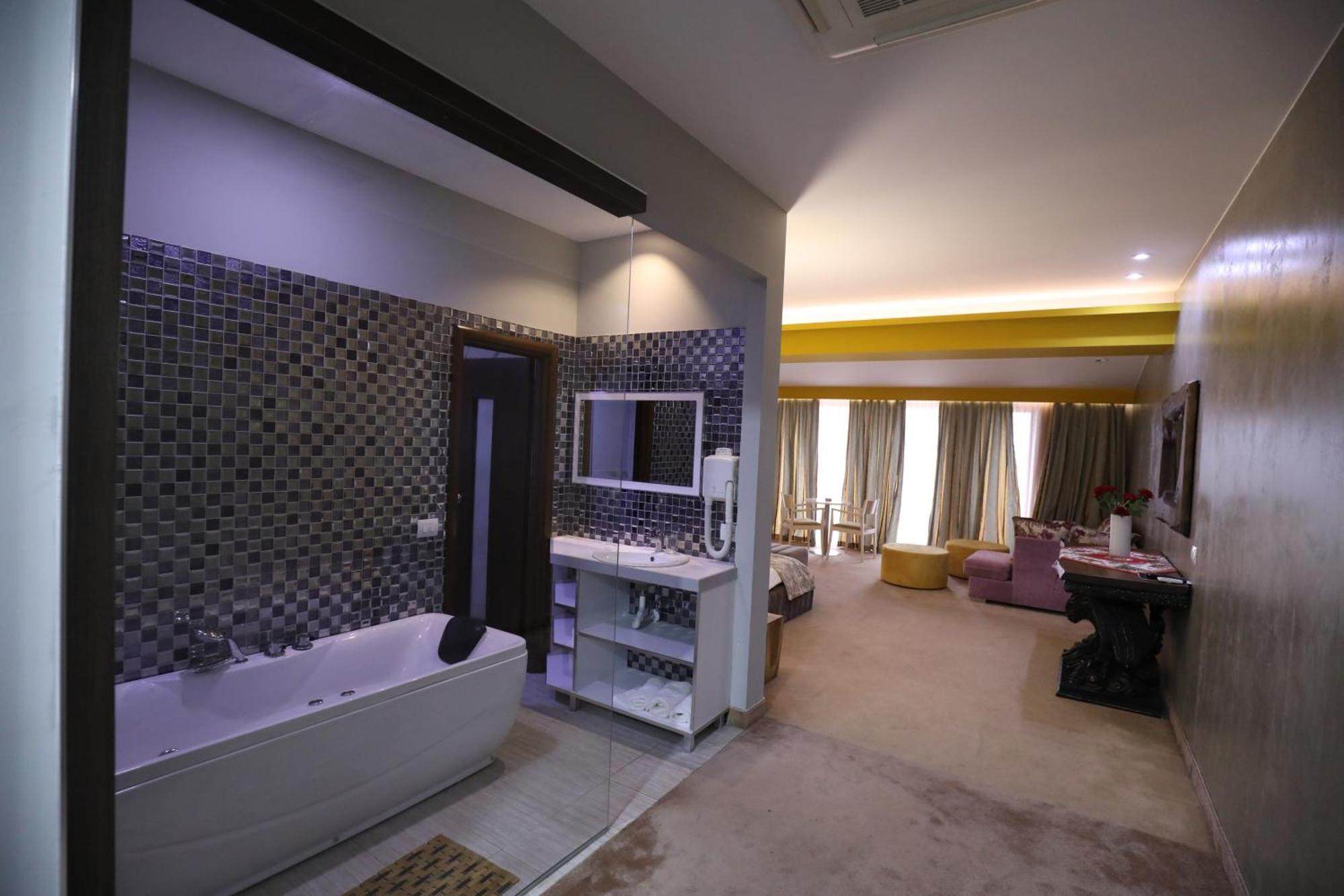 Hotel 1 Maji Pogradec Luaran gambar