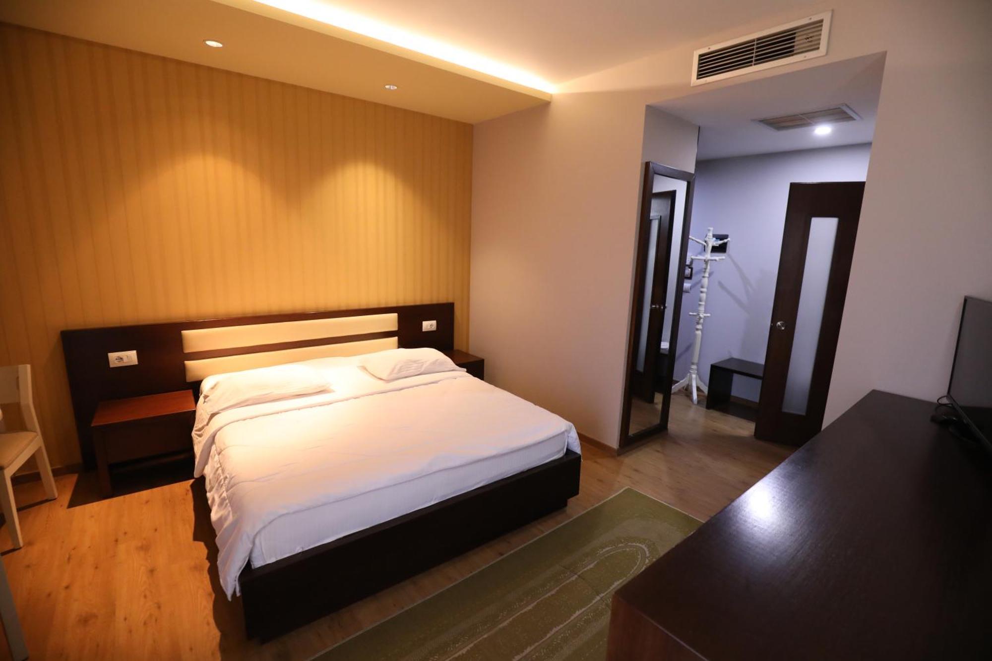 Hotel 1 Maji Pogradec Luaran gambar