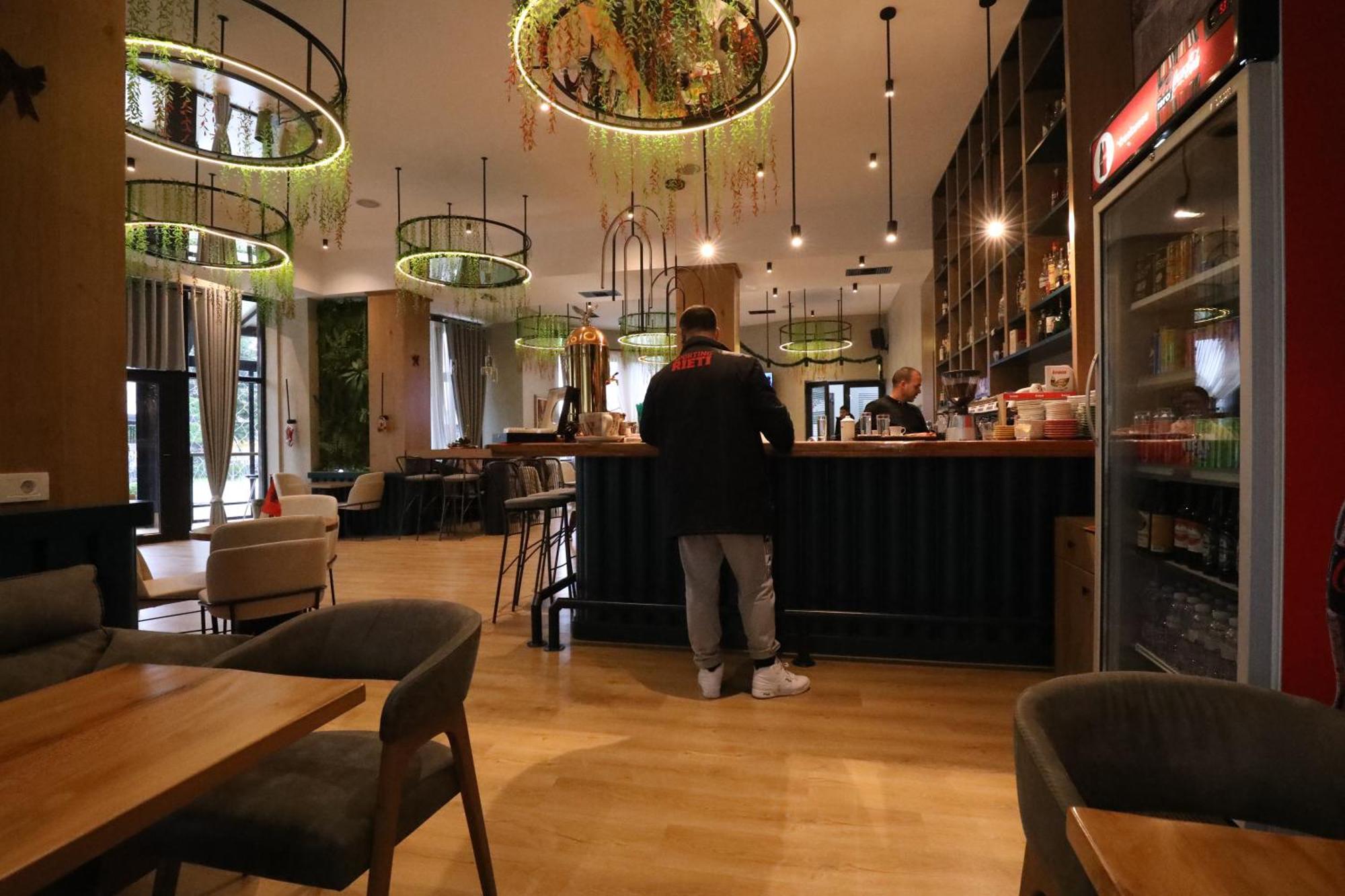 Hotel 1 Maji Pogradec Luaran gambar