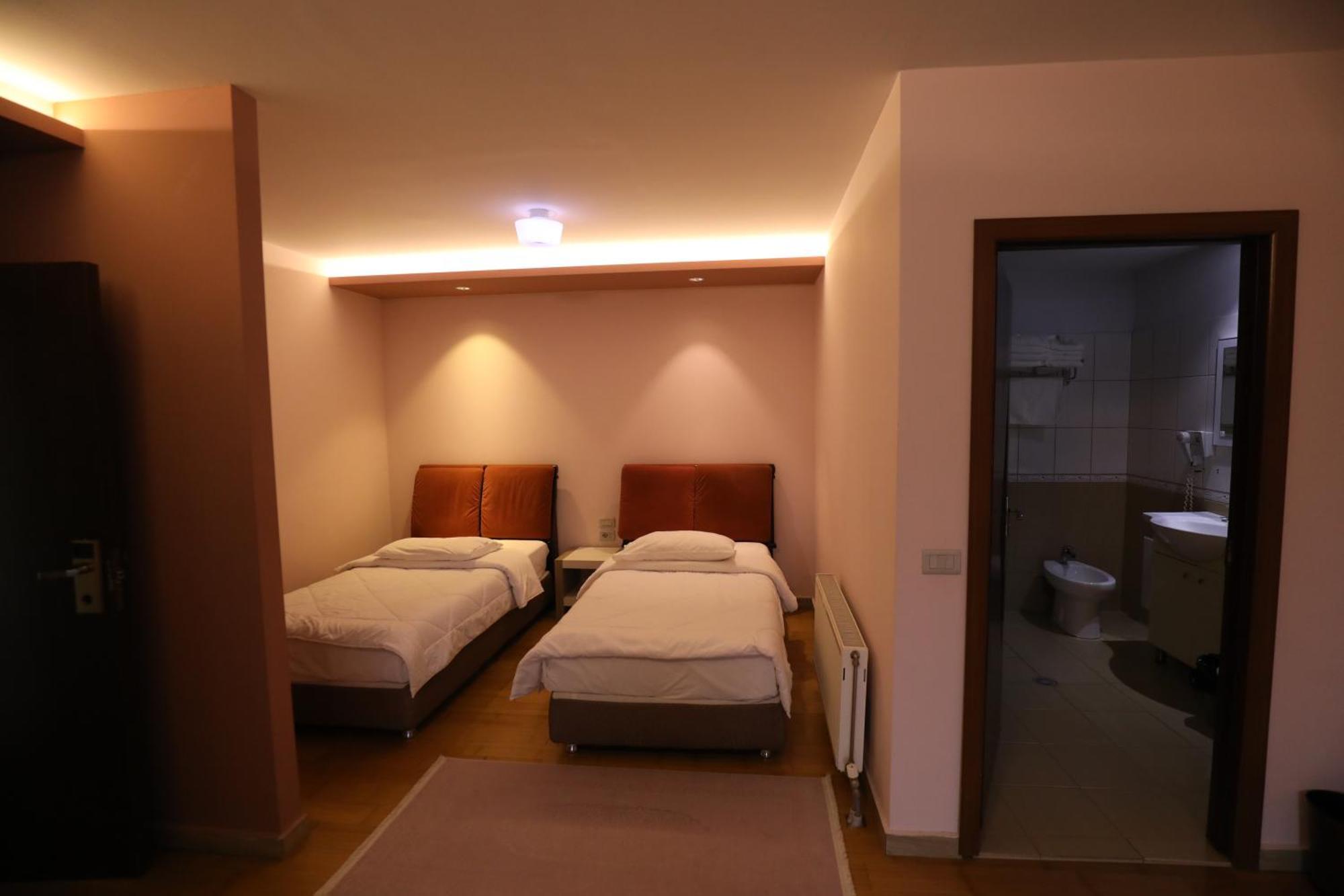 Hotel 1 Maji Pogradec Luaran gambar