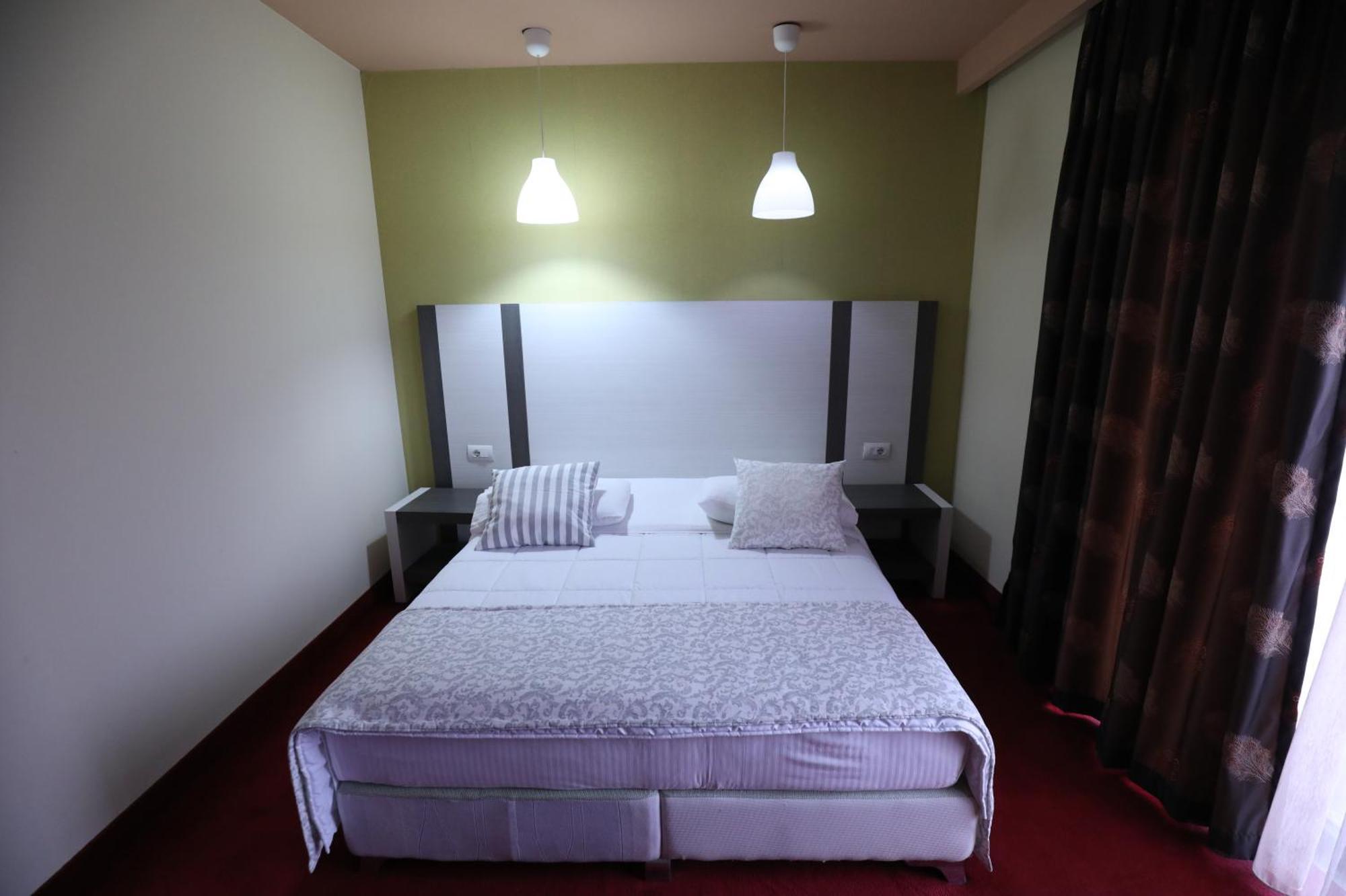 Hotel 1 Maji Pogradec Luaran gambar
