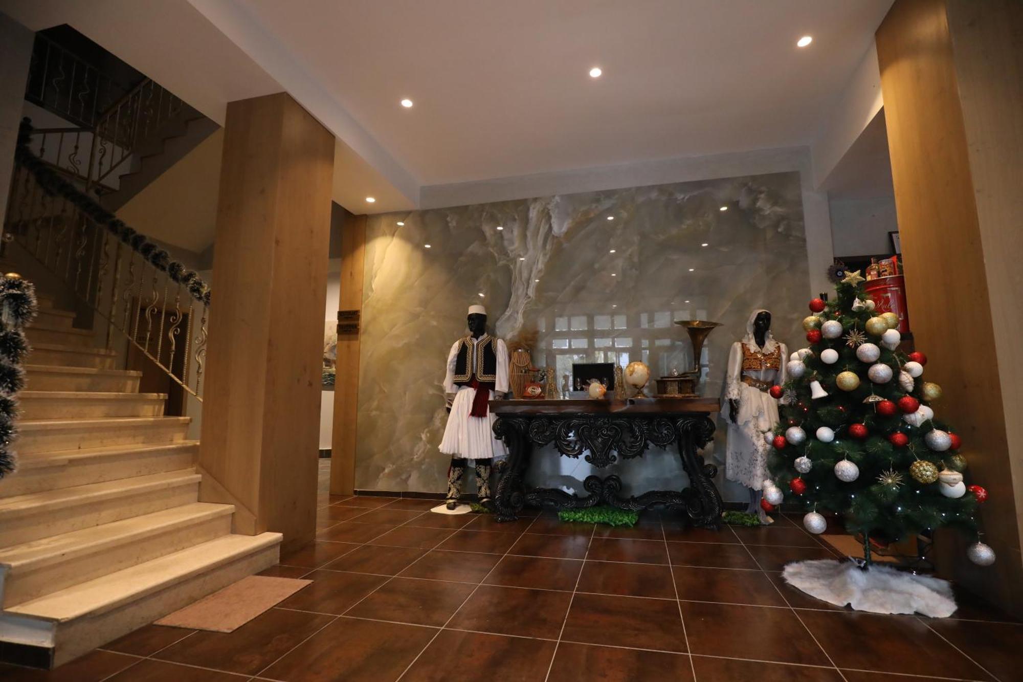 Hotel 1 Maji Pogradec Luaran gambar