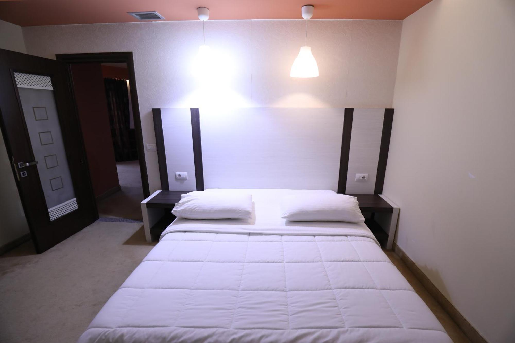 Hotel 1 Maji Pogradec Luaran gambar