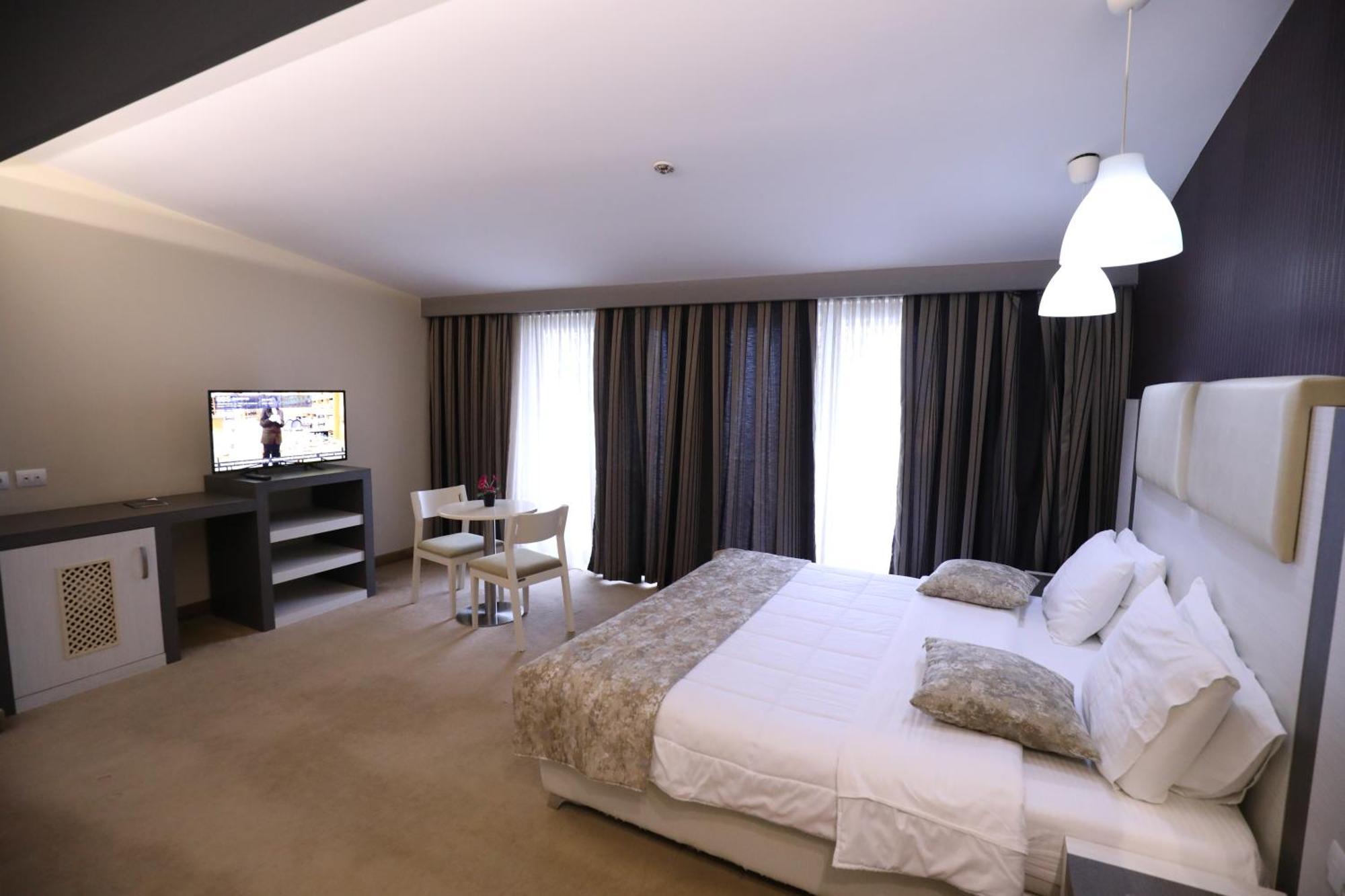 Hotel 1 Maji Pogradec Luaran gambar